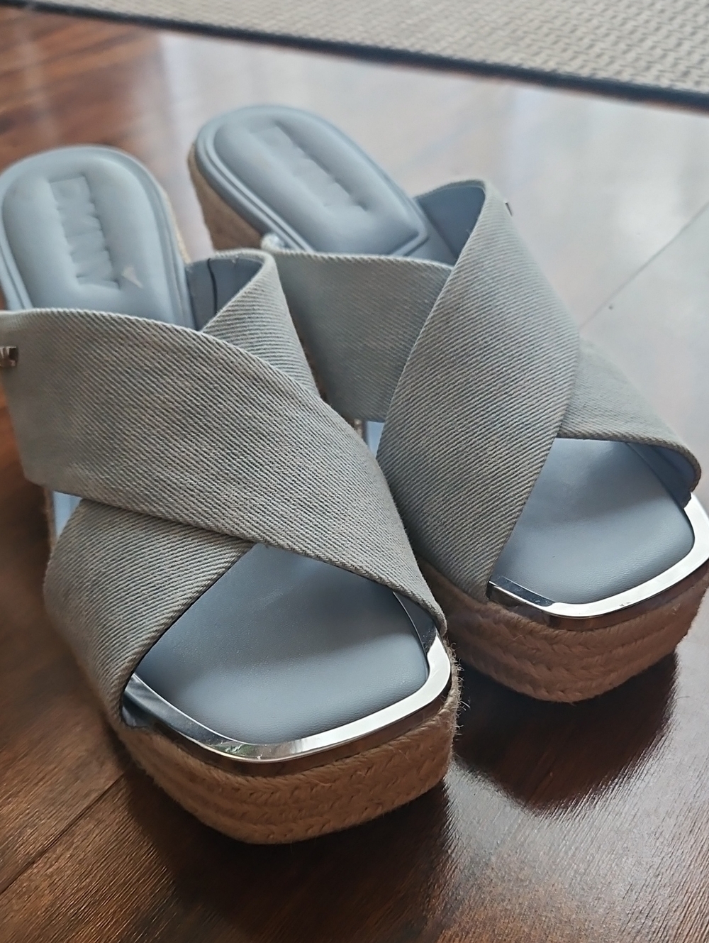 DKNY Wedge sandals - 8M